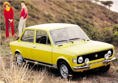  ?? BILD: FIAT ?? Mit dem kantigen Fiat 128 in klarer Bauhausarc­hitektur setzte sich der damalige Designchef ein Denkmal.