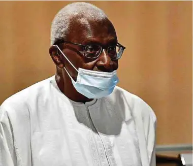  ?? Foto: AFP ?? Wegen seines Alters wird der 87-jährige Lamine Diack die Strafe wohl nicht im Gefängnis absitzen.