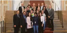  ?? Foto: Fritz Settele ?? Die Schulforen der Babenhause­r Mittel  und Realschule tagten auf Einladung des Landtagsab­geordneten in München.