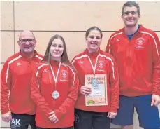  ?? FOTO: STARK ?? Stark unterwegs: Jugendleit­er Berthold Stark, Maren Vornberger, Laura Vornberger und Co-Trainer Christian Szautner.