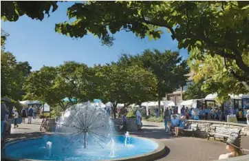  ?? NAPERVILLE ART LEAGUE ?? The Naperville Art League’s Riverwalk Fine Art Fair has been named one of the 100 best in the country by Sunshine Artist magazine, and it’s one of the groups that will be receiving money from the city through a SECA grant.