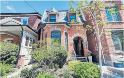  ?? BIRCH HILL MEDIA ?? The stubbornly strong real estate market, including houses like this one in Toronto’s Parkdale neighbourh­ood, is a big factor in the resurgence of inflation.