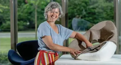 Rechter Ellen Driessen (54) wordt meubelstof­feerder - PressReader