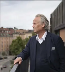  ?? FOTO: VILHELM STOKSTAD / TT ?? HITTAT SKRIVTID. Det tog Klas Östergren ett tag att komma in i Svenska Akademiens arbete och rutiner. Men nu har han hittat skrivtiden och är tillbaka med boken I en skog av sumak.