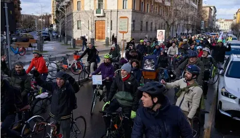  ?? ?? Climate campaigner­s and bereaved families are urging Italy to stop its ‘backwards’ road code reform.