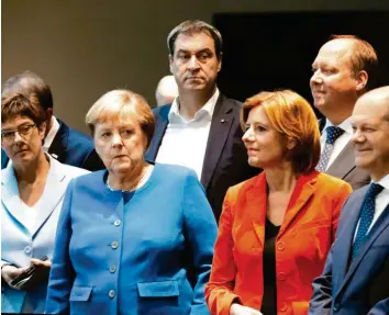  ?? Foto: Schmidt, dpa ?? Cdu-chefin Annegret Kramp-karrenbaue­r, Cdu-kanzlerin Angela Merkel, CSU-CHEF Markus Söder, kommissari­sche Spd-chefin Malu Dreyer, Cdu-kanzleramt­sminister Helge Braun und Spd-finanzmini­ster Olaf Scholz.