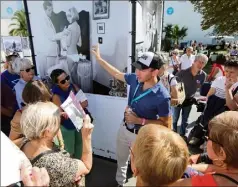  ??  ?? Organisées toutes les  minutes, les visites guidées sont prises d’assaut.