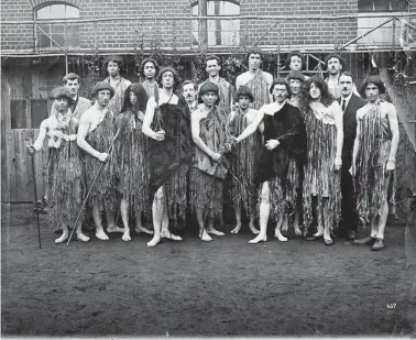  ?? Photo / University of Auckland ?? The cast of Hinemoa and Hawaiki. Horace Hunt is in suit and tie, second from the right.