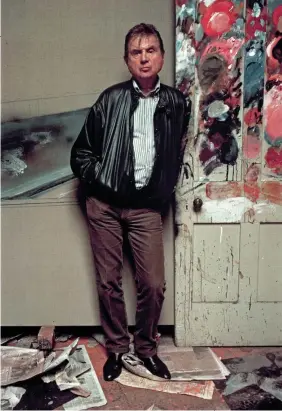  ?? 3KRWRJUDSK
by Bruce Bernard ?? No peace, no hope: Francis Bacon in his studio in 1984.