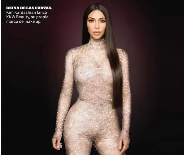  ??  ?? Kim Kardashian lanzó KKW Beauty, su propia marca de make up.