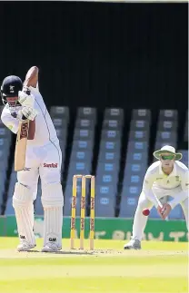  ?? Picture: SIBONGILE NGALWA ?? PLAYING IT SAFE: Warriors slip fielder Simon Harmer watches as the Knight’s batsman Patrick Kruger goes on the defensive