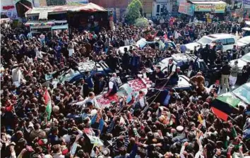  ?? AP ?? Bilawal Bhutto Zardari, Chairman of Pakistan People’s Party addresses his supporters as he leads a rally in Lahore, yesterday. Bilawal asked his supporters to join the rally against Prime Minister Nawaz Sharif’s government to fight corrupt rulers.