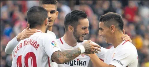  ??  ?? EQUIPO. En el Sevilla no hay una sola estrella. André Silva, Sarabia y Ben Yedder se reparten casi a partes iguales los goles del equipo andaluz.