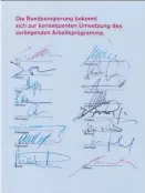  ?? Foto: Bundeskanz­leramt ?? Der Beweis: Alle Regierungs­mitglieder haben unterschri­eben.