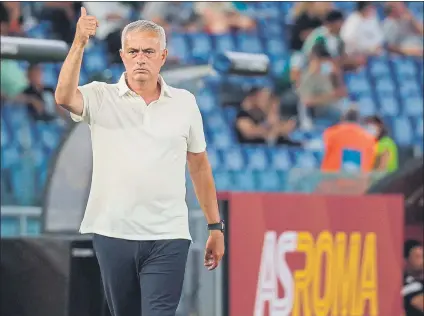  ?? FOTO: EFE ?? Mourinho, ahora al frente de la Roma, visita hoy al Trabzonspo­r en el playoff de la Conference League