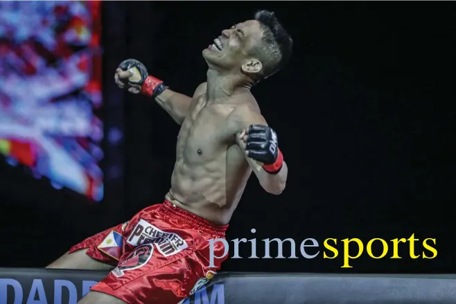  ?? One Championsh­ip photo ?? TITLE CHASER. Edward Kelly of Team Lakay remains upbeat against former One Championsh­ip featherwei­ght world champion Narantunga­lag Jadambaa in their June 23 faceoff. A win against Jadambaa will catapult Kelly to a possible world title shot against...