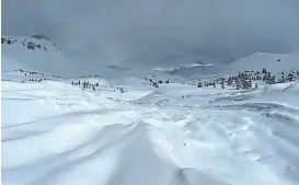  ?? PROVIDED BY MOUNT SHASTA AVALANCHE CENTER ?? Officials estimate the Feb. 19 avalanche on California’s Mount Shasta started at the 12,000-foot level in the area of Avalanche Gulch and traveled down to around 7,000 feet.