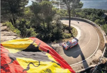  ?? ?? Dani Sordo, en acción con el Hyundai durante el Rally de España 2019, el último que se disputó.