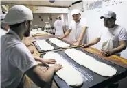  ??  ?? La elaboració­n del pan de la torta de 70 metros estará a cargo de 20 trabajador­es de la panificado­ra La Virgen del Camino.