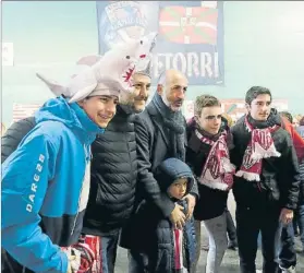  ?? FOTO: MIREYA LÓPEZ ?? Aitor Elizegi El presidente del Athletic se acercó a la fiesta de Gamiz-Fika