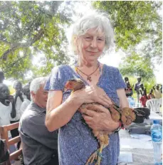  ?? FOTO: PRIVAT ?? Helene Dingler engagiert sich für Uganda. In ihrem neuen Jahresbrie­f berichtet sie von der aktuellen Lage dort.