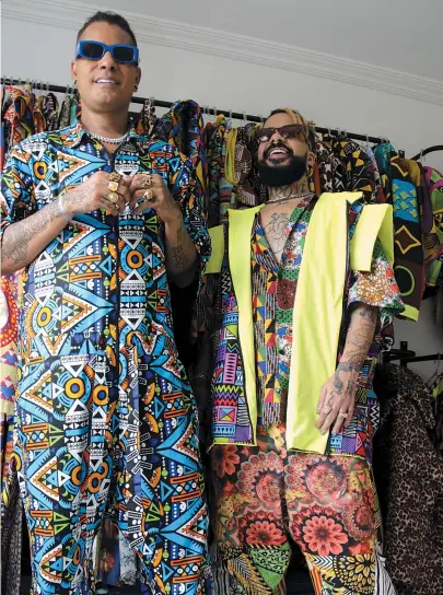  ?? ANA ALBUQUERQU­E ?? Os irmãos
Céu e Júnior Rocha são estilistas da grife baiana Meninos Rei, que já desfilou no Afro Fashion Day