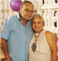  ??  ?? UNA LLAMADA. Don Faustino Jovito Rosario Ortiz, en la imagen acompañado por su esposa, tenía los días contados. Hoy vive gracias al corazón que recibió de Adaliz Pereira Lugo.