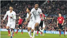  ?? AP ?? Presnel Kimpembe del Paris Saint- Germain tras marcar el primer gol en la victoria 2- 0 ante Manchester United.