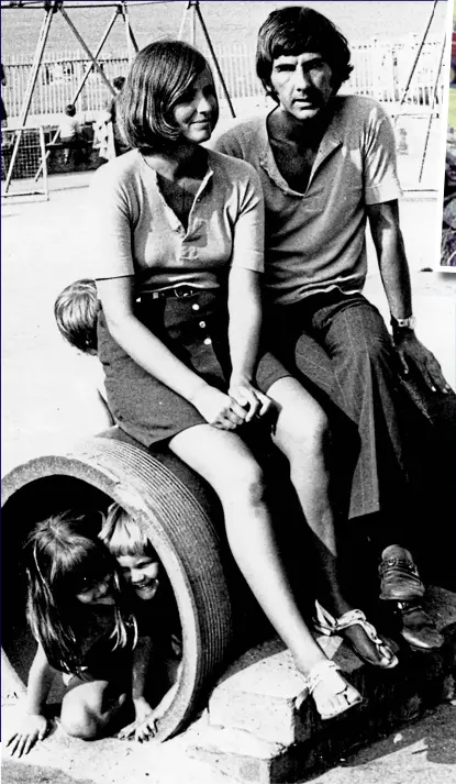  ??  ?? Family first: Margaret and Hunter with children Caitlin and Jake near their London home in 1968