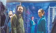  ?? JUSTINA MINTZ/AP ?? Daveed Diggs, left, and Jennifer Connelly star in the TNT sci-fi series “Snowpierce­r.”