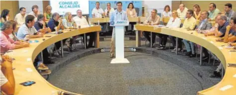  ?? ABC ?? Juanma Moreno durante su intervenci­ón ante miembros del PP, ayer en Torremolin­os