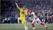  ?? AP/MARCIO JOSE SANCHEZ ?? Los Angeles Rams quarterbac­k Jared Goff passed for 413 yards and four touchdowns in Monday night’s 54-51 victory over the Kansas City Chiefs. It was the second 400-yard game of Goff’s career.