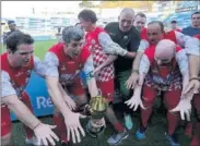  ??  ?? Agulla, Palomo, Kempes y Mattei, celebraron.