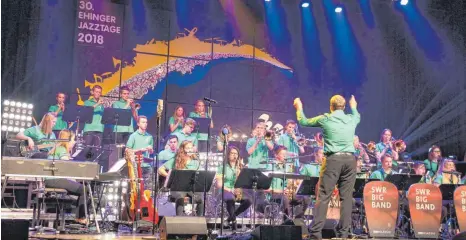  ?? SZ-FOTO: KÖ ?? Die Big Band des Ehinger Johann-Vanotti-Gymnasiums hat im Konzert der ganz Großen brilliert.