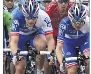  ?? (Photos AFP) ?? Rudy Molard (à d.), ici devant Davide Cimolai, compte déjà  jours de courses avec le maillot de la FDJ.