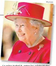  ??  ?? La reina Isabel II, entre las celebridad­es exhibidas por los