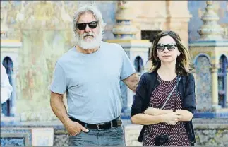  ??  ?? El actor y su esposa, la actriz Calista Flockhart, en su visita a Sevilla del año passado
