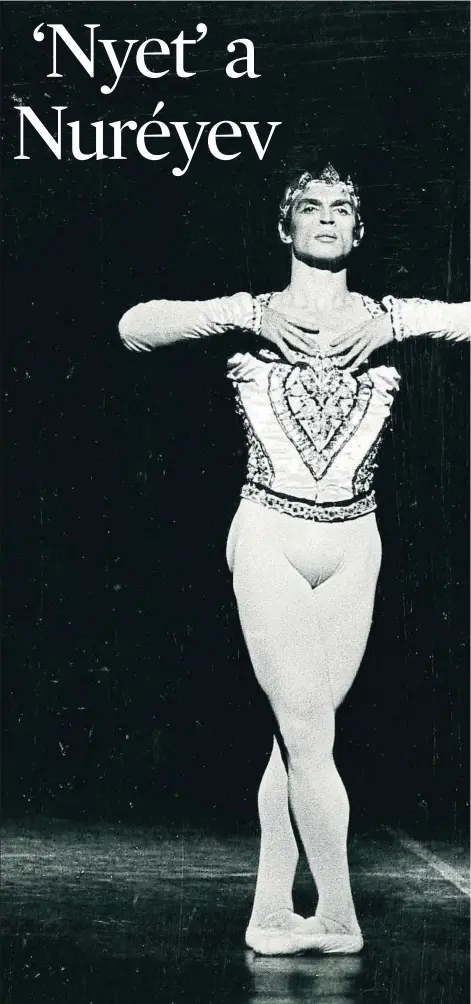  ??  ?? El glorioso bailarín ruso, durante una representa­ción en el Palais Garnier en 1974