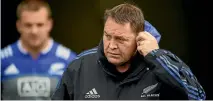  ?? PHOTOSPORT ?? Steve Hansen has one eye on developmen­t this year.