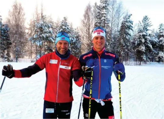  ?? FOTO: MARTIN FLISMYREN ?? Odd-Bjørn Hjelmeset (t.v.) ser sin sønn gå i samme skispor som sin far. Nå skal Lars Agnar Hjelmeset konkurrere i junior-VM.