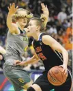  ?? Brandon Wade / Associated Press ?? Oregon State’s Jamie Weisner was named Most Outstandin­g Player of the regional.