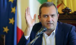  ??  ?? Il commento Il sindaco de Magistris ha accolto con favore la sentenza