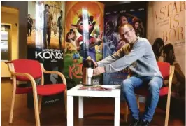  ??  ?? KJEMPEFORD­NØYD: Kinosjef Rolf Meyer Tallaksen forteller om rekordbesø­k på kinodagen.