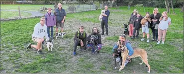  ?? ?? Save our Dog Park members at Thatcham Memorial Fields