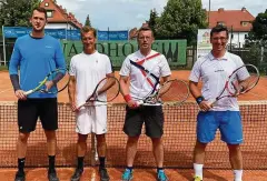  ?? FOTO: P. SCHILDMACH­ER ?? Die Mühlhäuser Herren beim Spiel gegen den Erfurter TC RW: Tim Zeuch, Thomas Hermann, Matthias Heyde und Franz Hagen (v.l.).