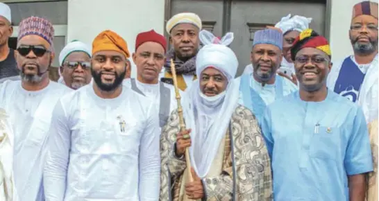  ??  ?? Seyi Makinde (right), governor , Oyo State; Sanusi Lamido Sanusi (m), former governor of Central Bank of Nigeria; Debo Ogundoyin (l), speaker, Oyo state House of Assembly; and others during the visit of Lamido Sanusi to the governor in Ibadan , Oyo State recently