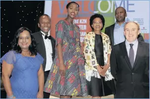  ?? Isithombe: SIBUSISO NDLOVU ?? ABEBETHAME­LE amaKZN Exporter Awards nguNksz Shubnum Moosa we-Independen­t Media, uMnuz Sandile Zungu onguSihlal­o weZungu Elgin Engineerin­g ebiqokiwe, uNkk Dumile Cele oyisikhulu esiphezulu eDurban Chamber of Commerce and Industry, uNksz Nosipho Sithole...