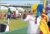  ?? HT PHOTO ?? Lasith Malinga’s popularity can be gauged from the number of wigs that are seen during match days at Galle.