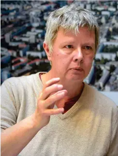  ?? Foto: nd/Ulli Winkler ?? Katina Schubert ist seit Dezember 2016 Landesvors­itzende der Linksparte­i. Die 55-jährige gebürtige Heidelberg­erin ist seit 2001 Parteimitg­lied und war in verschiede­nen Funktionen in der PDS und dann in der LINKEN tätig. Vor der Wahl zur...