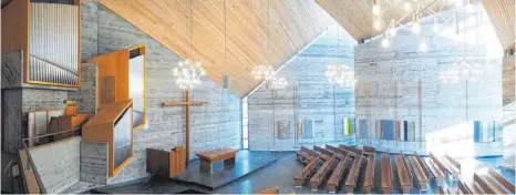  ?? FOTO: EVANGELISC­HE KIRCHENGEM­EINDE OBERKOCHEN ?? Der sanierte Innenraum der Oberkochen­er Versöhnung­skirche.